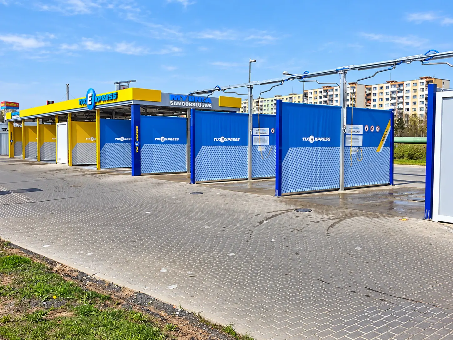 Stanowiska otwarte i zadaszone w Chomutovie z wcześniejszym oznakowaniem